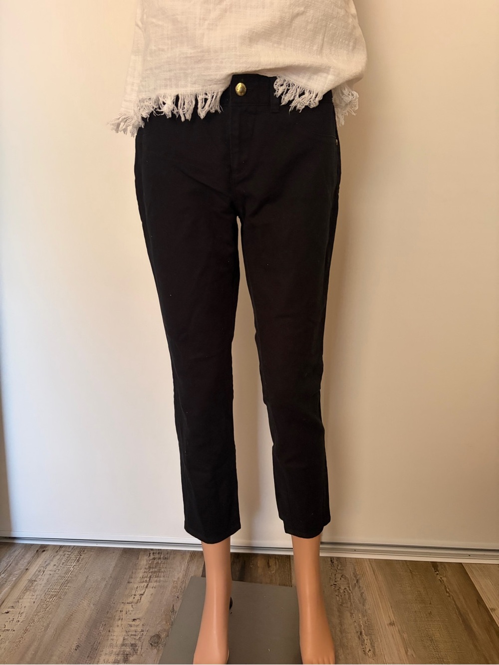 Vince Camuto Black Cropped Slim Jeans